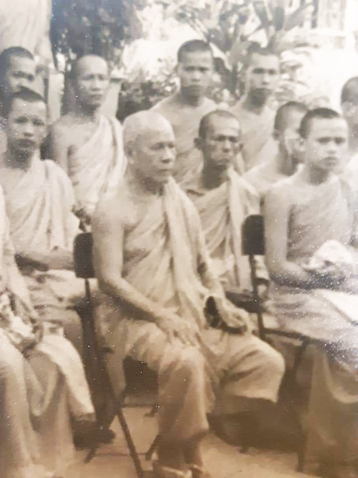 โอวาท แสดงแก่พระภิกษุสามเณรในพระอุโบสถ โดย พระมงคลเทพมุนี (สด จนฺทสโร) หลวงปู่วัดปากน้ำ